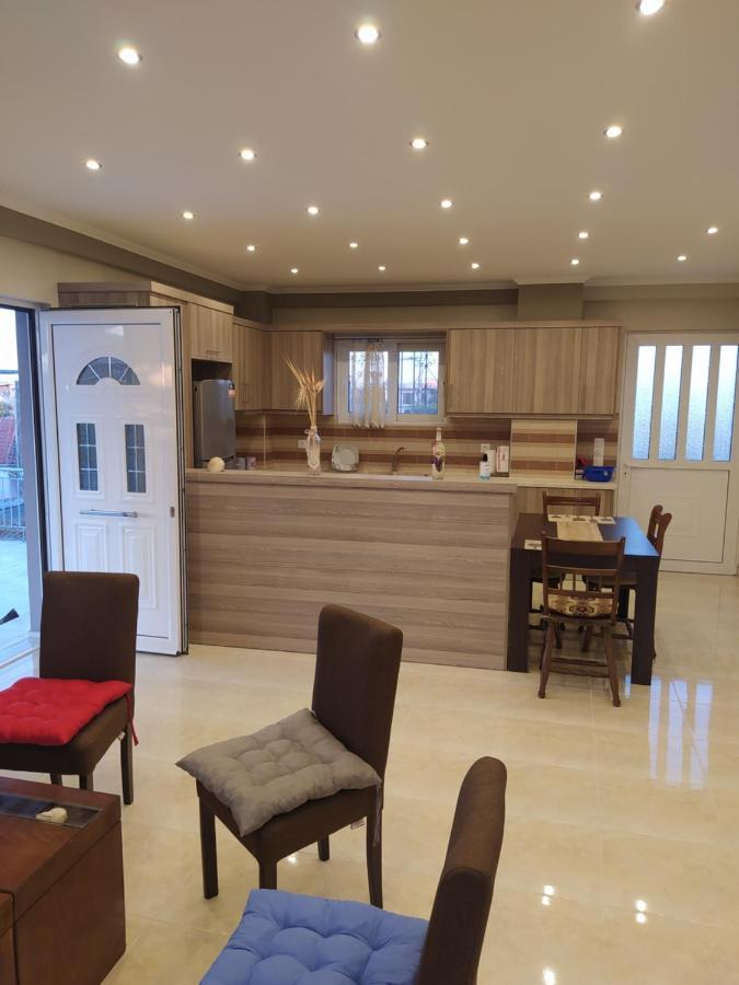 Just Constructed! Villa Gastuni Buitenkant foto